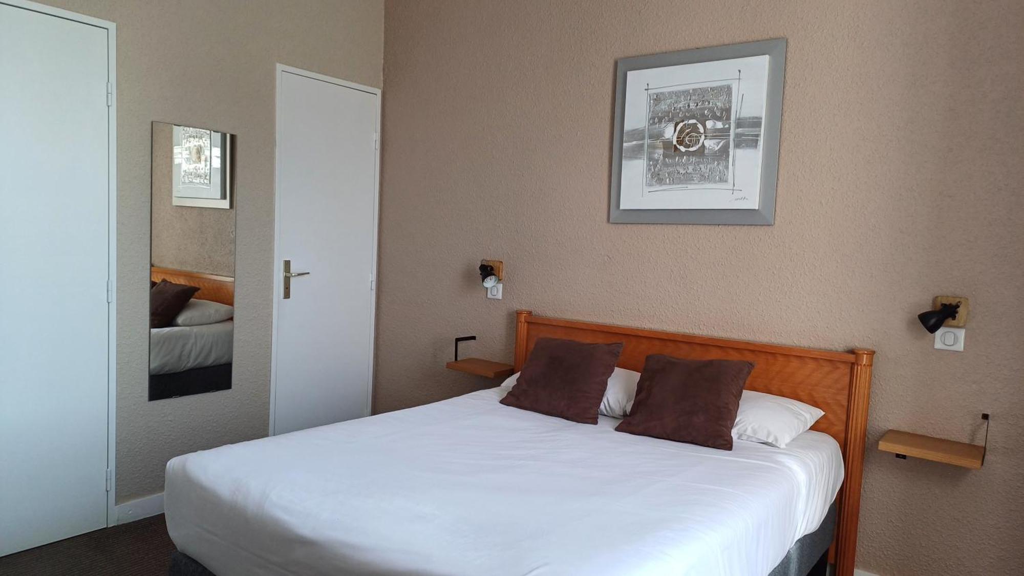 Logis Hotel Le Cerf Briare Exterior foto