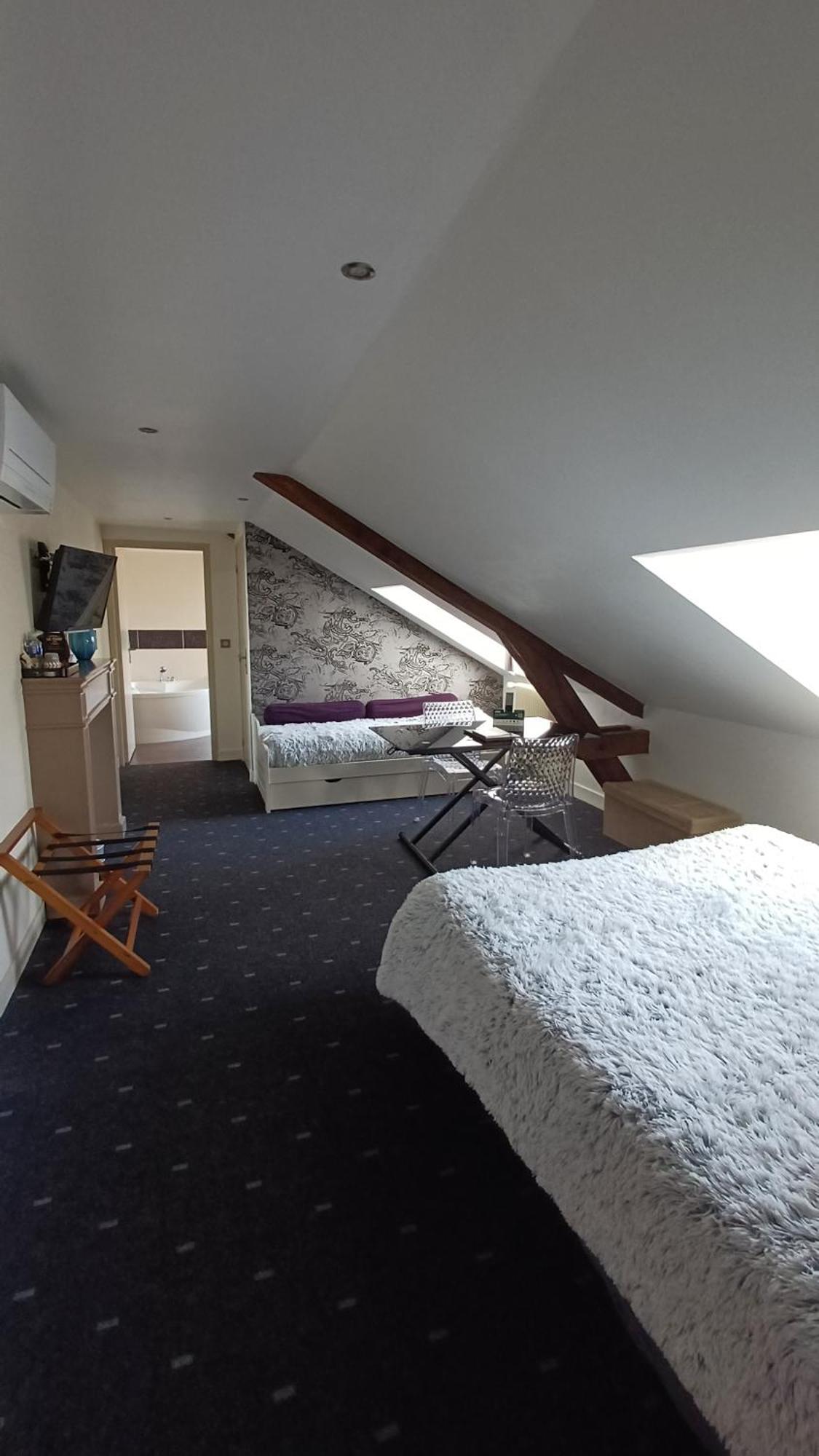 Logis Hotel Le Cerf Briare Exterior foto