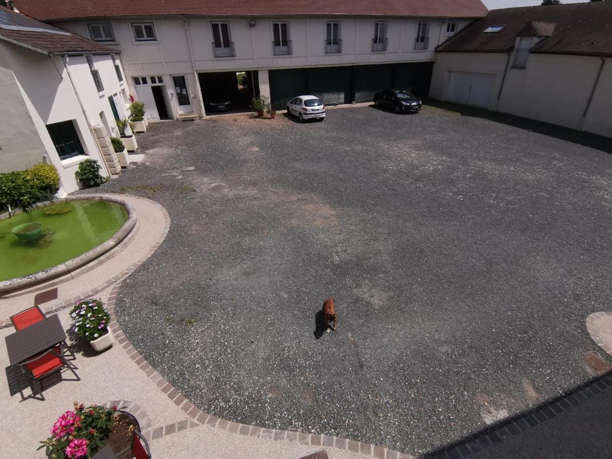 Logis Hotel Le Cerf Briare Exterior foto